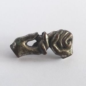 Vintage holding hands lapel pin silver tone brooch hat pin